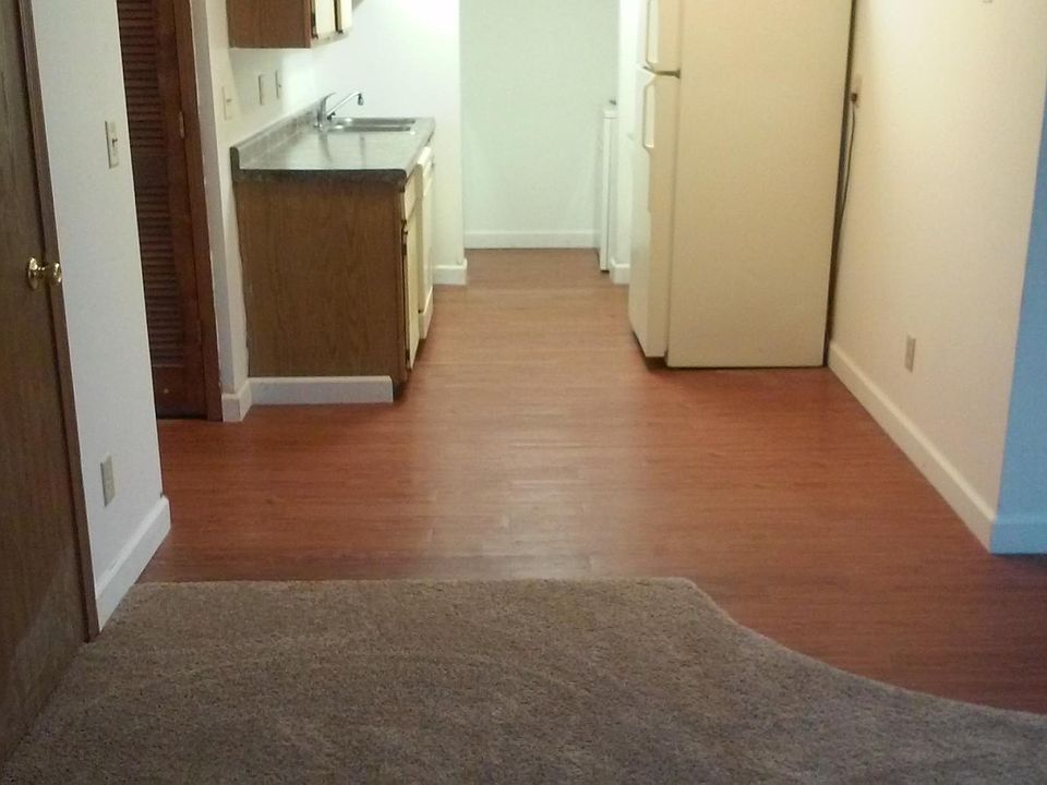2nd image of 840 C St APT 4
