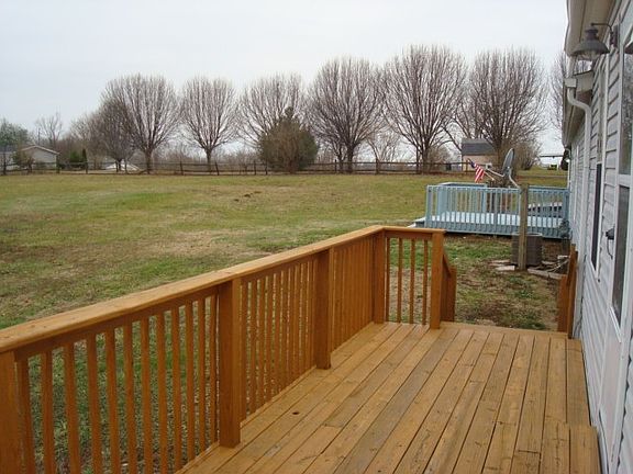 5th image of 151 Derby Dr