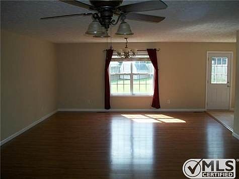 3rd image of 3499 Hickory Glen Dr