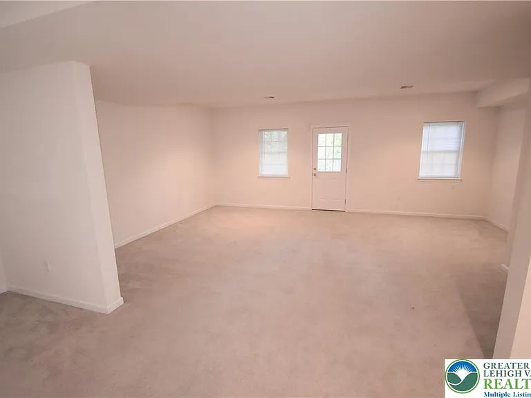 107 Highlands Blvd — Photo 21