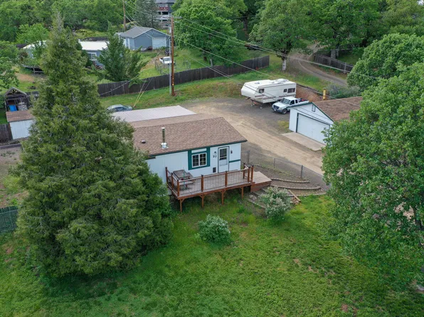 27 Sarma Dr, Shady Cove, OR 97539