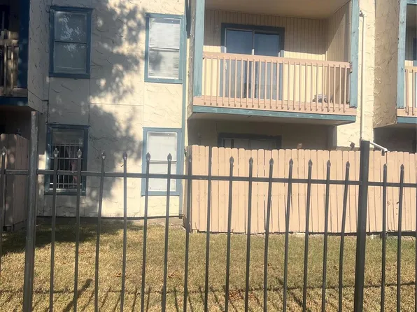 9898 Club Creek Dr APT 405, Houston, TX 77036