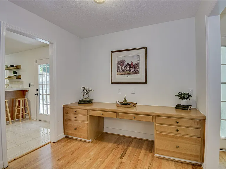 869 Hickory Ridge Rd — Photo 12