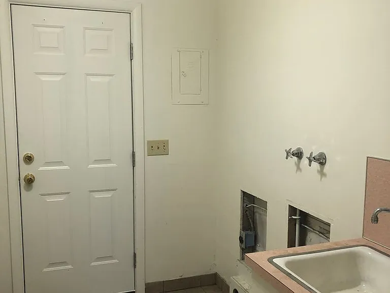 1487 NW Eden St — Photo 10