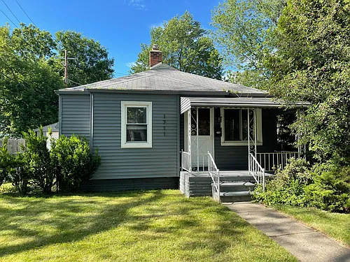 1711 Barrett Ave Photo 1
