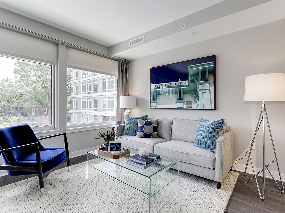 One-bedroom living room