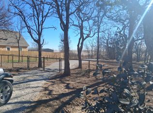 11007 Shady Oaks Dr, Bridgeport, TX 76426