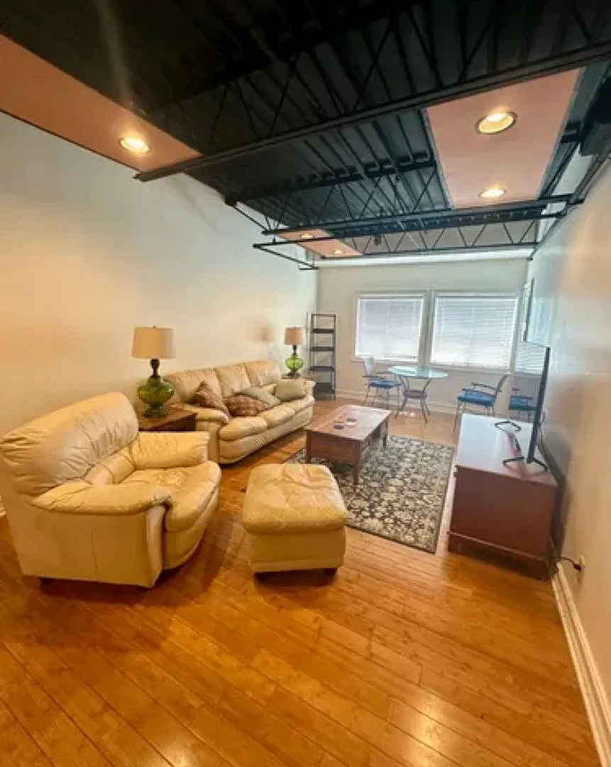 Upgraded 1 bedroom unit- Walking distance to campus! — Photo 3