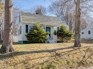 12 Orchard Rd, Cape Elizabeth, ME 04107