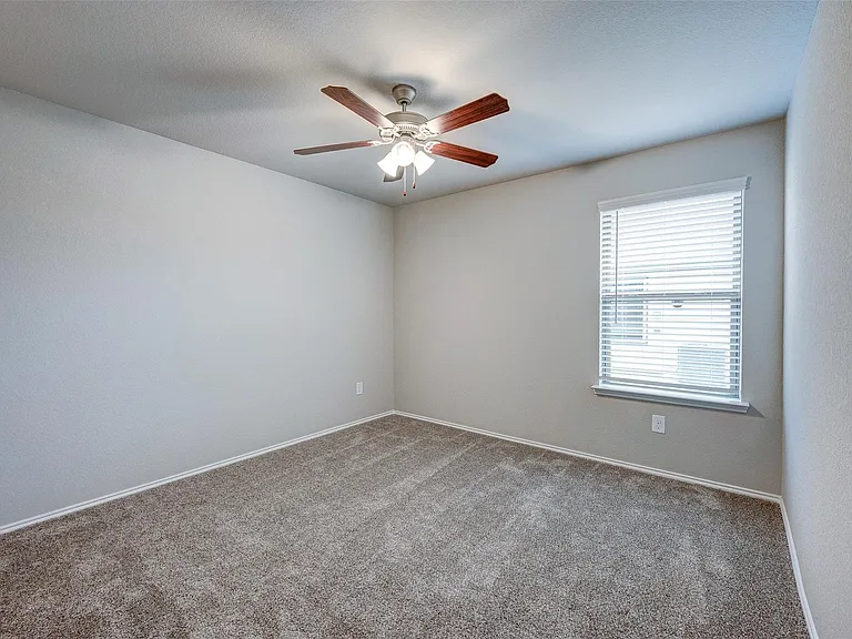 1710 Goose Island Ln — Photo 13