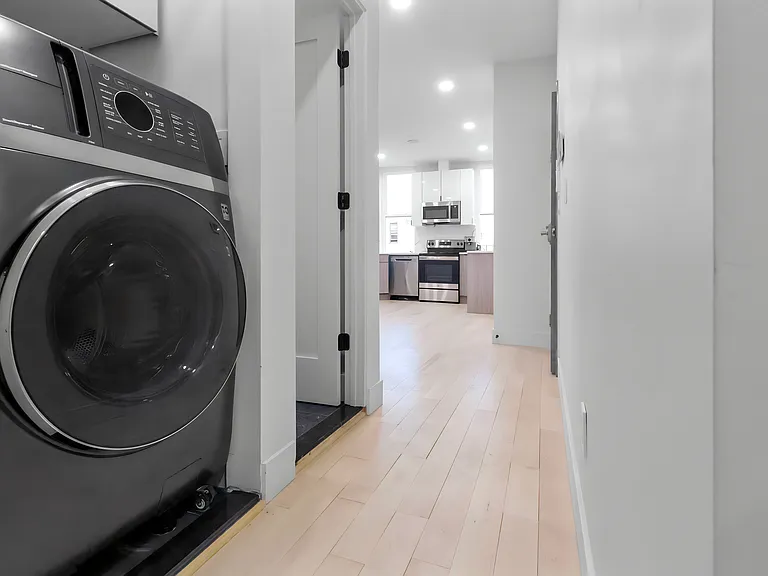 680 Hart St #3 — Photo 9