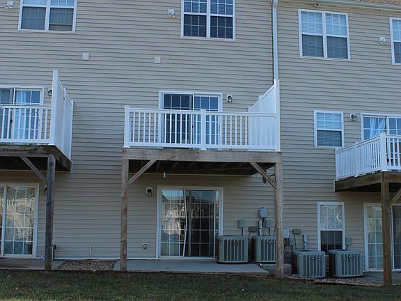 3rd image of 81 Logan Ln