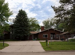 1716 Melody Ln, Aberdeen, SD 57401