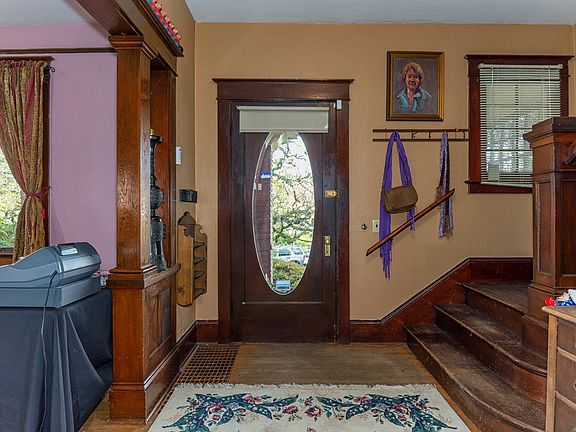 5th image of 515 W 21st St