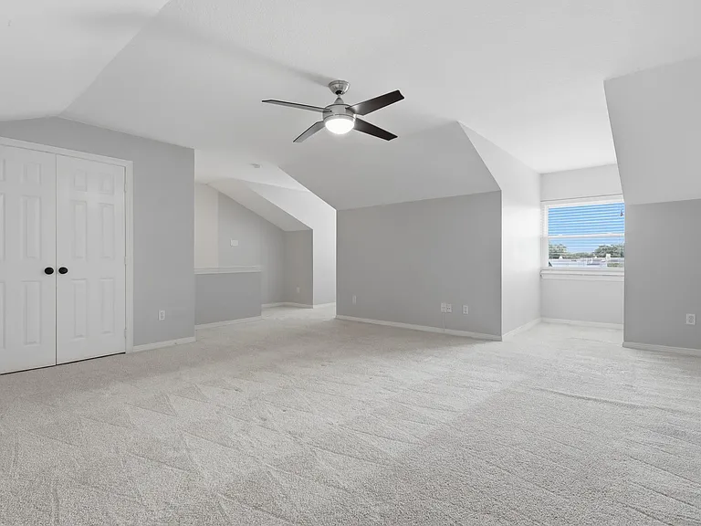 9419 Stonehouse Ln — Photo 16