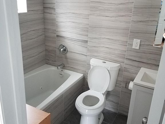 4th image of 3638 Willett Ave Fl 2nd