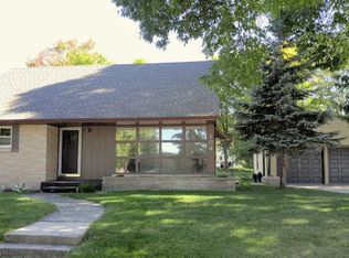 104 Maple Ave N, Slinger, WI 53086