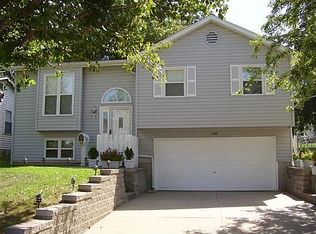 3702 Adie Rd, Saint Ann, MO 63074