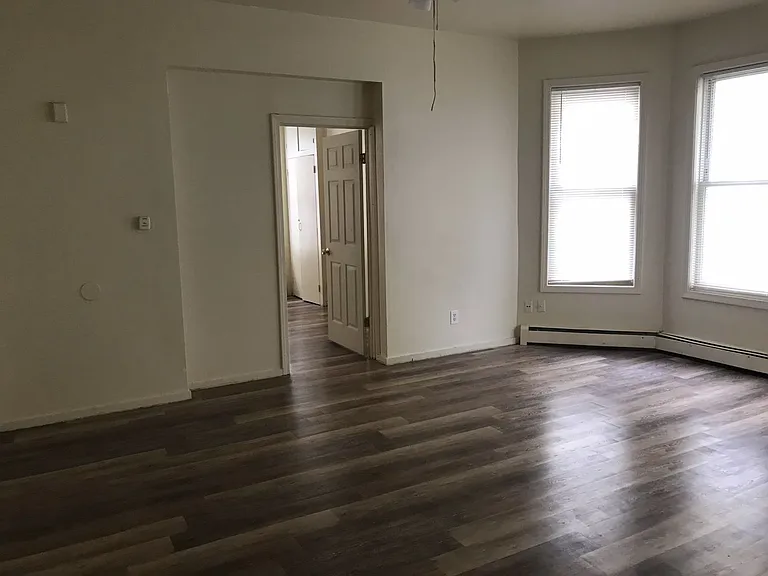 630 Howard Ave — Photo 7