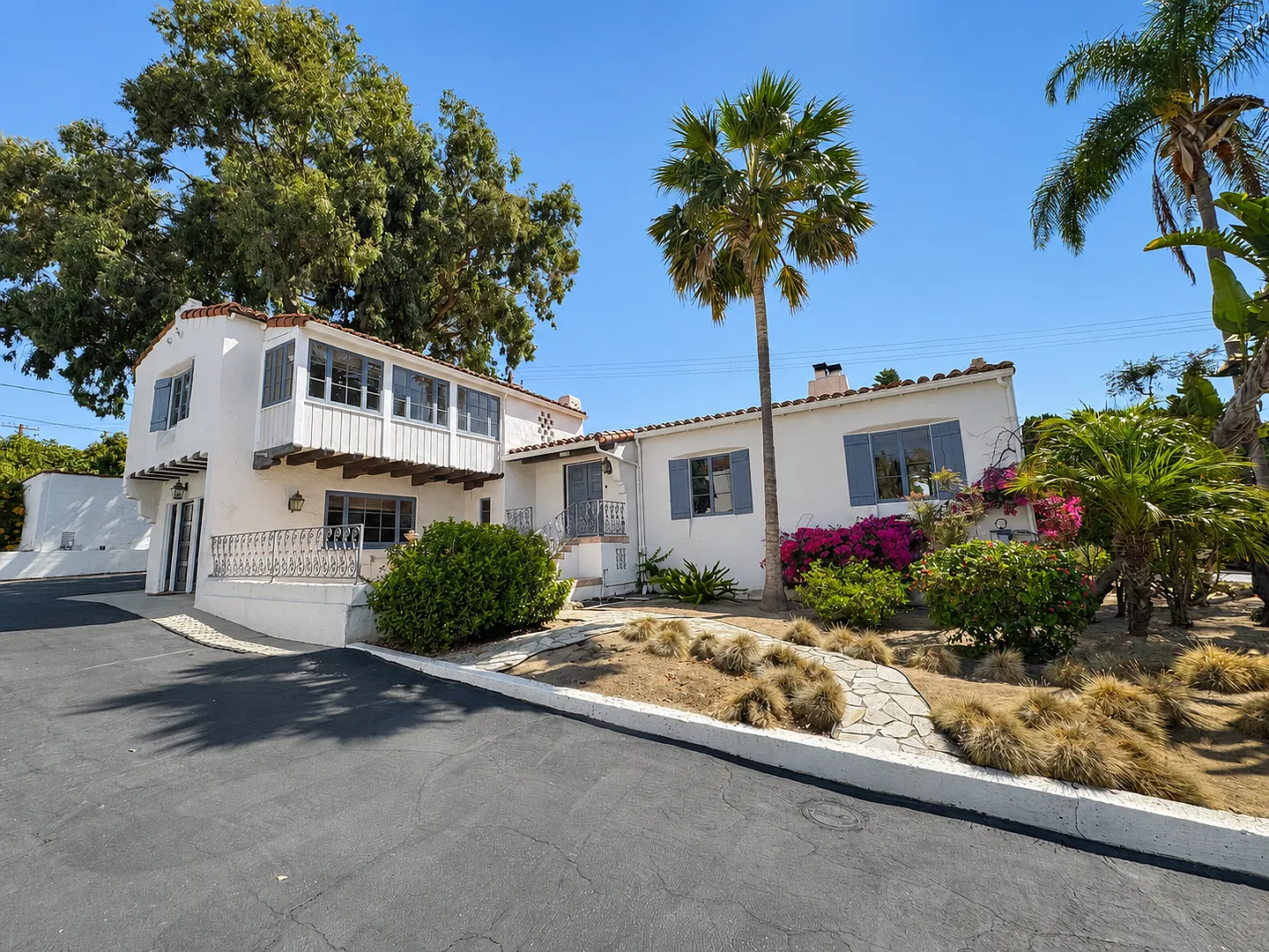 Gorgeous Ventura Home- Great Character, Private Pool, Private Setting — Photo 2