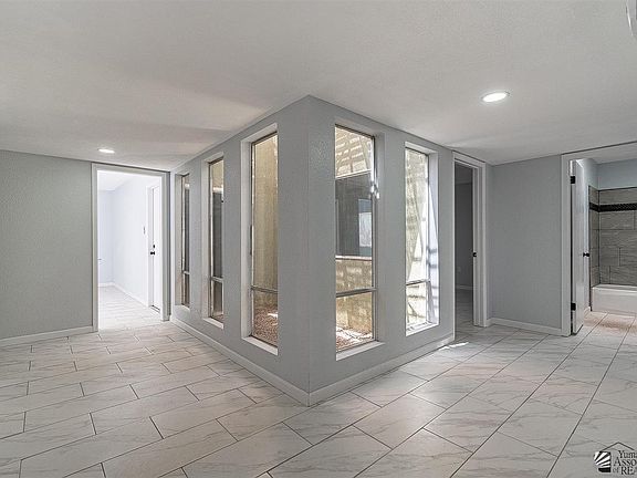 4th image of 1428 E Cypress Point Dr