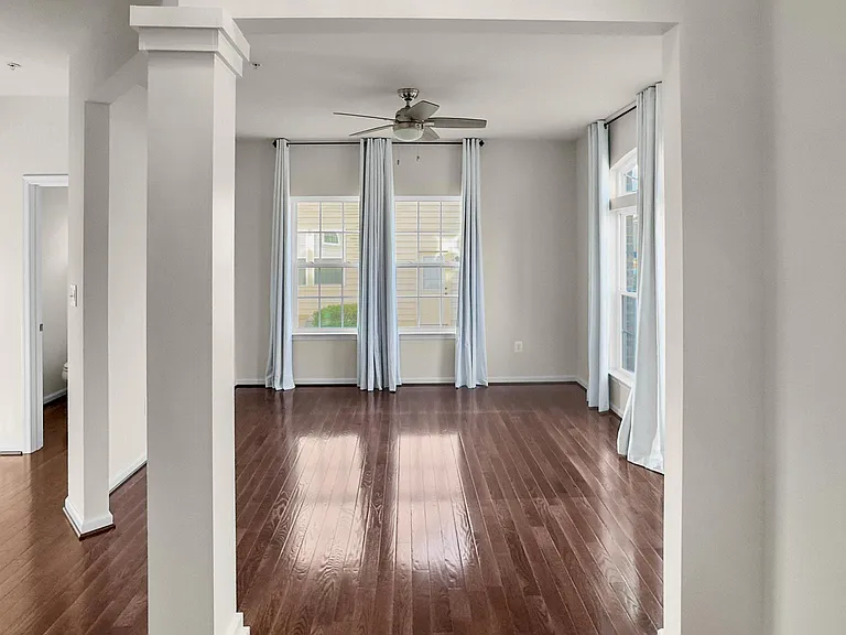 10185 Warfield St — Photo 5
