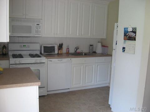 2nd image of 2919 Grand Ave