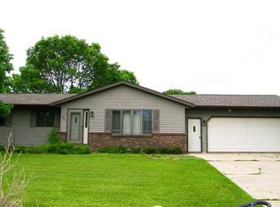 205 S 1st Ave, Abbotsford, WI 54405