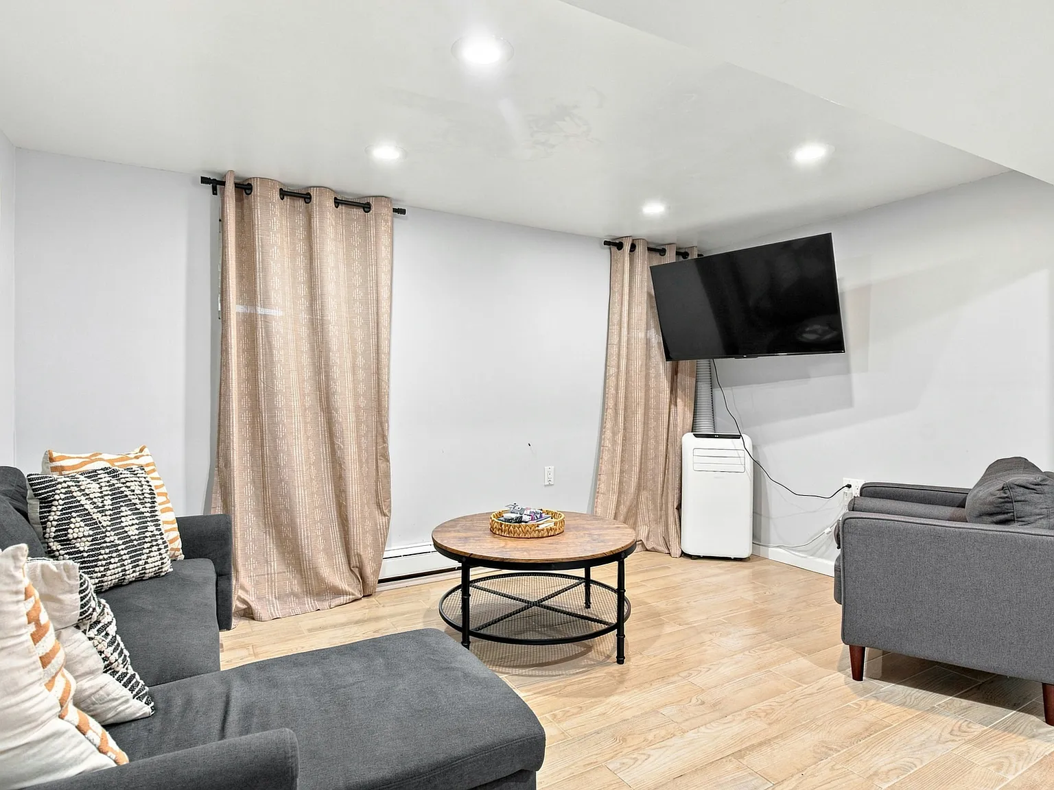 1 bed, 800 sqft, $1,475 — Photo 4