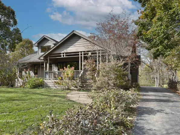 40 Francis Ave N, Crystal Lake, IL 60014