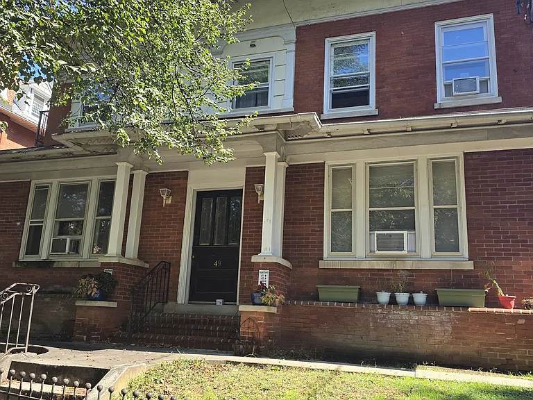 49 N West End Ave #5 — Photo 1