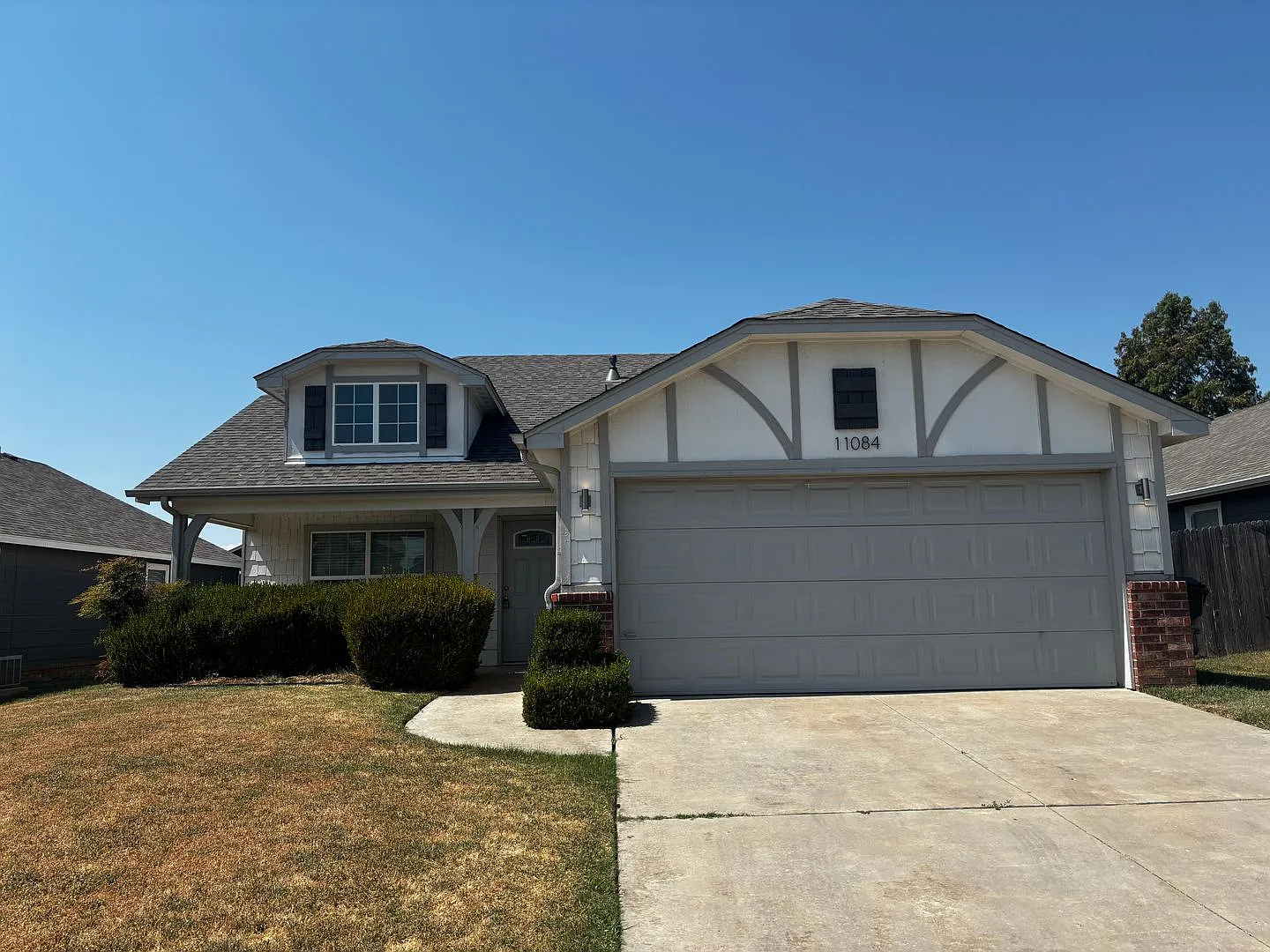 Awesome 3 bed/2 bath/2 car garage rental in Maple Glen. — Photo 1