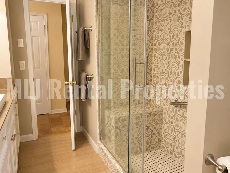 5881 S Irvington Ave — Photo 28