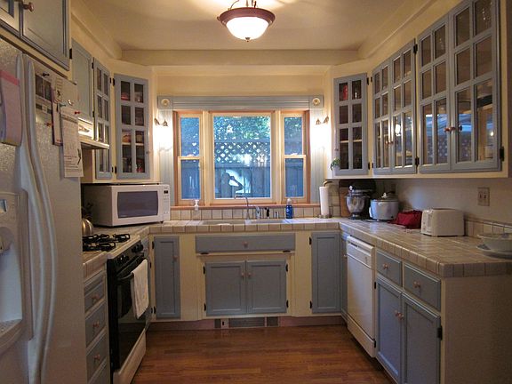 3rd image of 204 Los Gatos Blvd #C-1