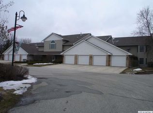 2045 Hunters Ridge Dr APT 201, Mason City, IA 50401