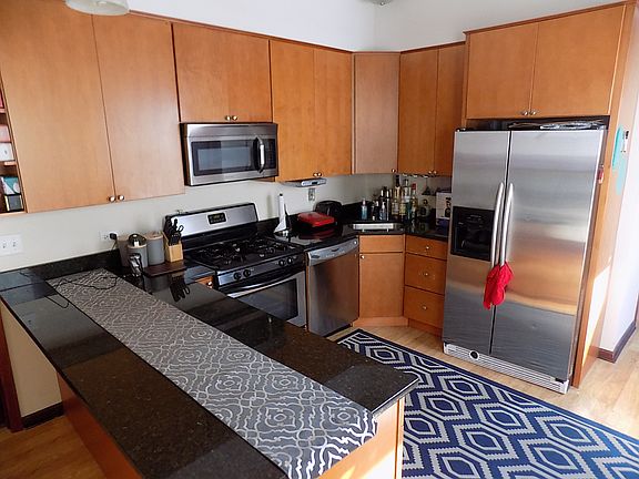 3rd image of 2041 N Kedzie Ave #2
