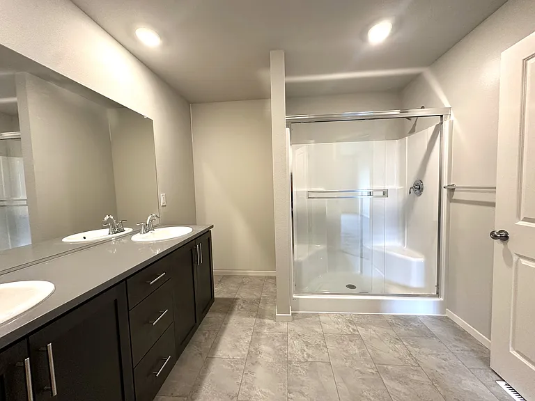 602 Pickering Ln — Photo 13