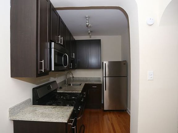 2nd image of 4614 N Paulina St APT 401