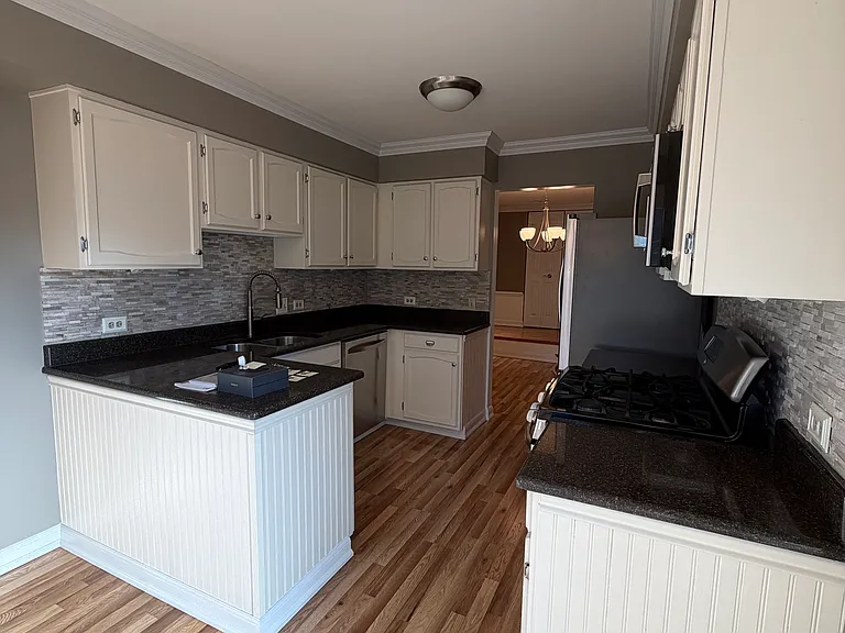 295 Coventry Cir #295 — Photo 6