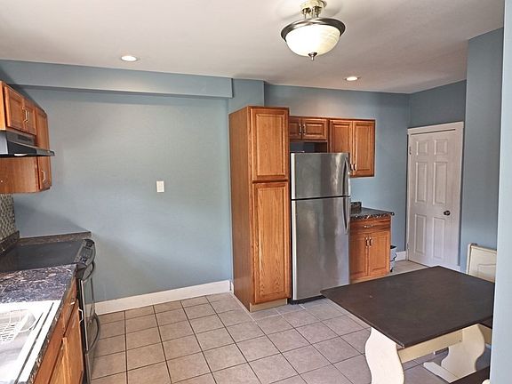 2nd image of 33 North Ave #1