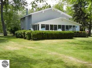6910 Carter Rd, Beulah, MI 49617