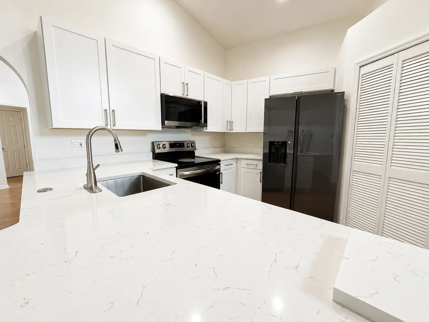 3 bed, 1732 sqft, $2,500 — Photo 3