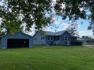 15280 Waller Rd, Fulton, IL 61252