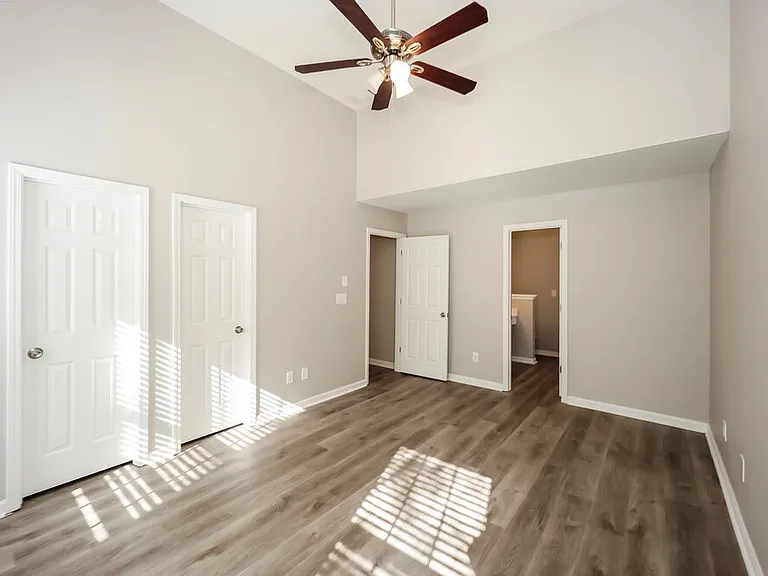 4423 Ravenwood Dr — Photo 12