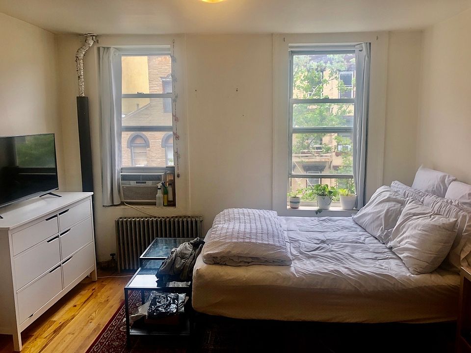 1st image of 120 E 7th St APT 1B
