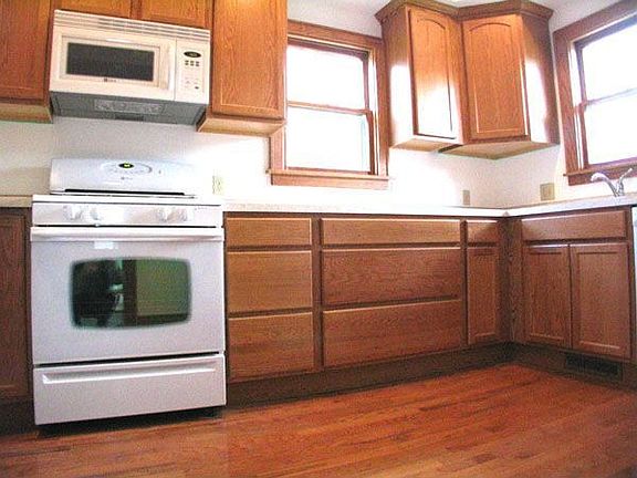 5th image of 3415 32nd Ave S