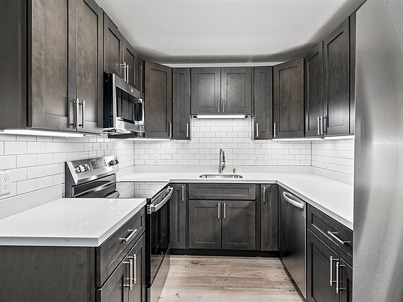 3rd image of 3344 Fillmore St APT 102