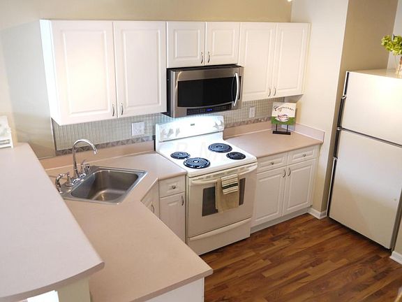 3rd image of 326 Slippery Elm Dr