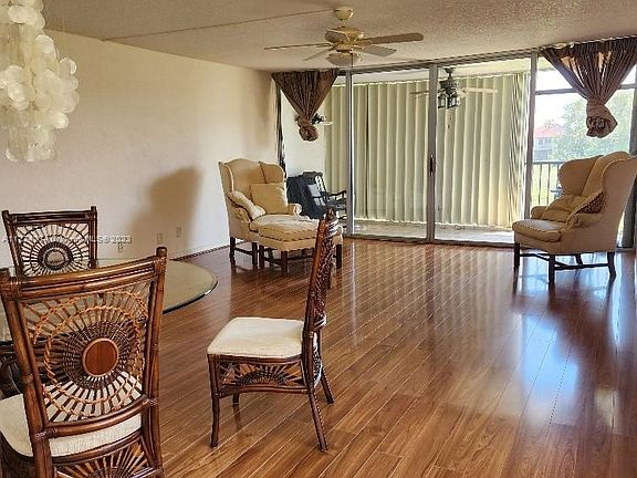 5th image of 3821 Environ Blvd APT 211