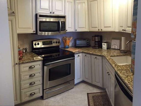 4th image of 3600 Galt Ocean Dr APT 7E